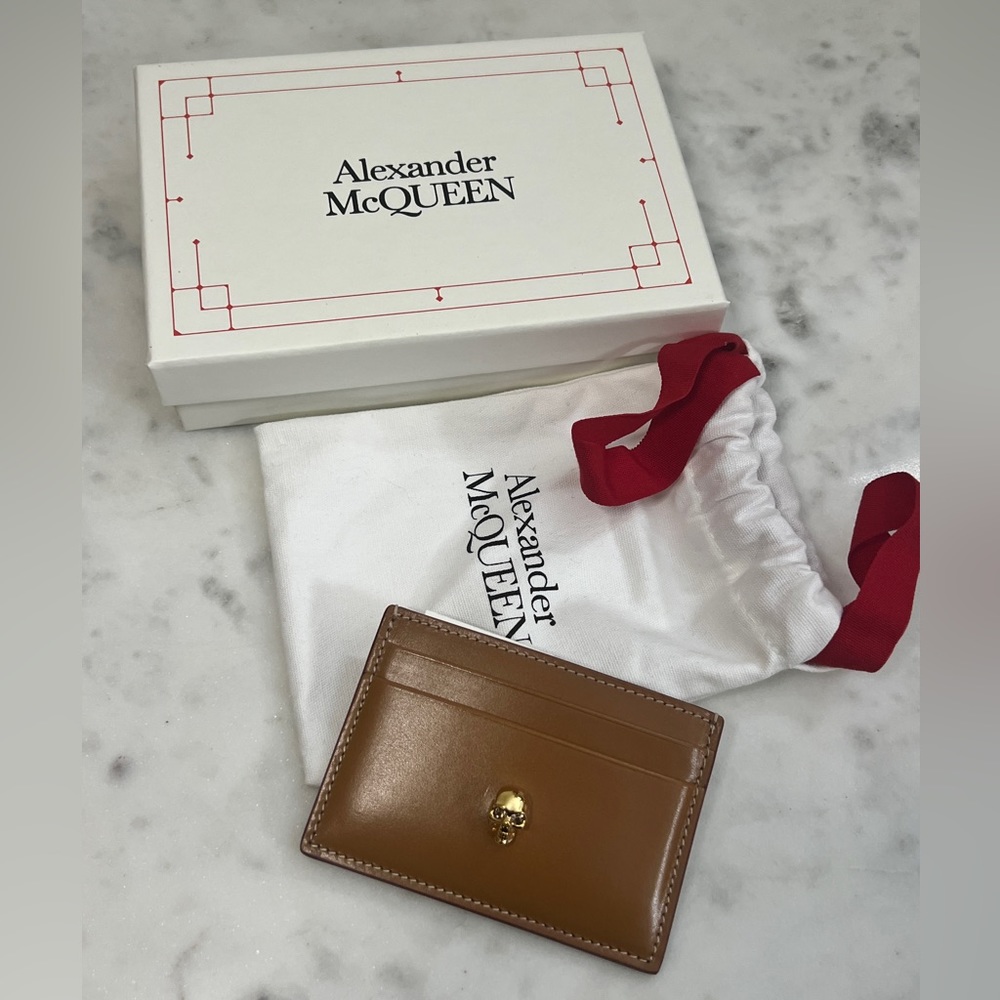 NWT Alexander McQueen Cognac Skull Cardholder